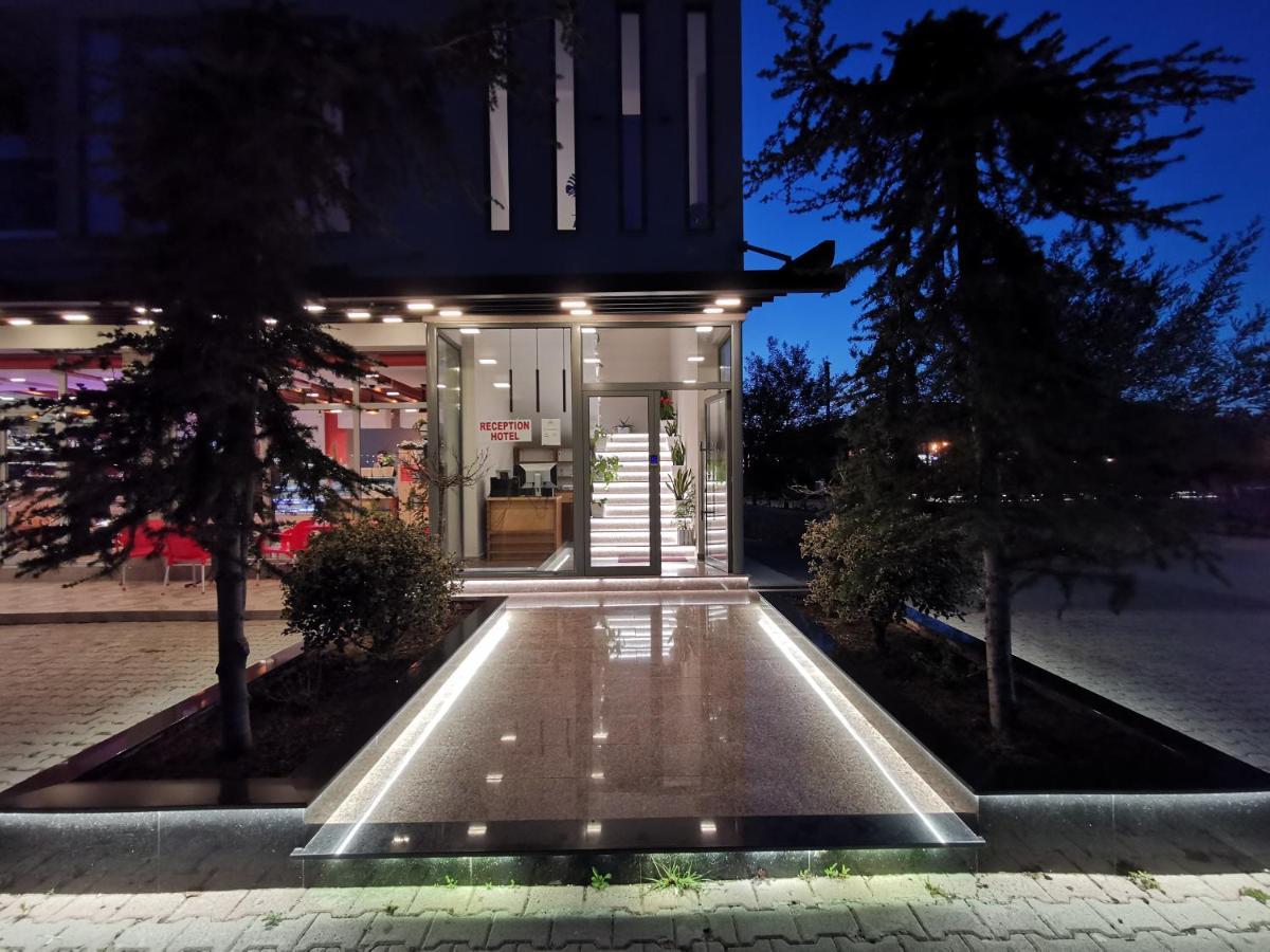Te Aldo Hotel Kuraten Exteriör bild