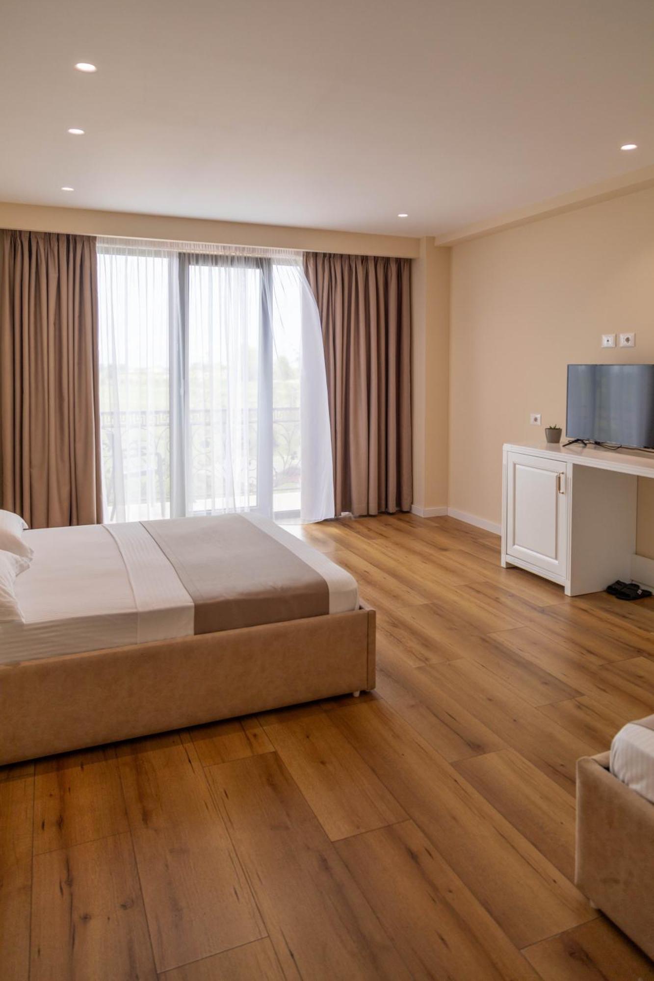 Te Aldo Hotel Kuraten Exteriör bild